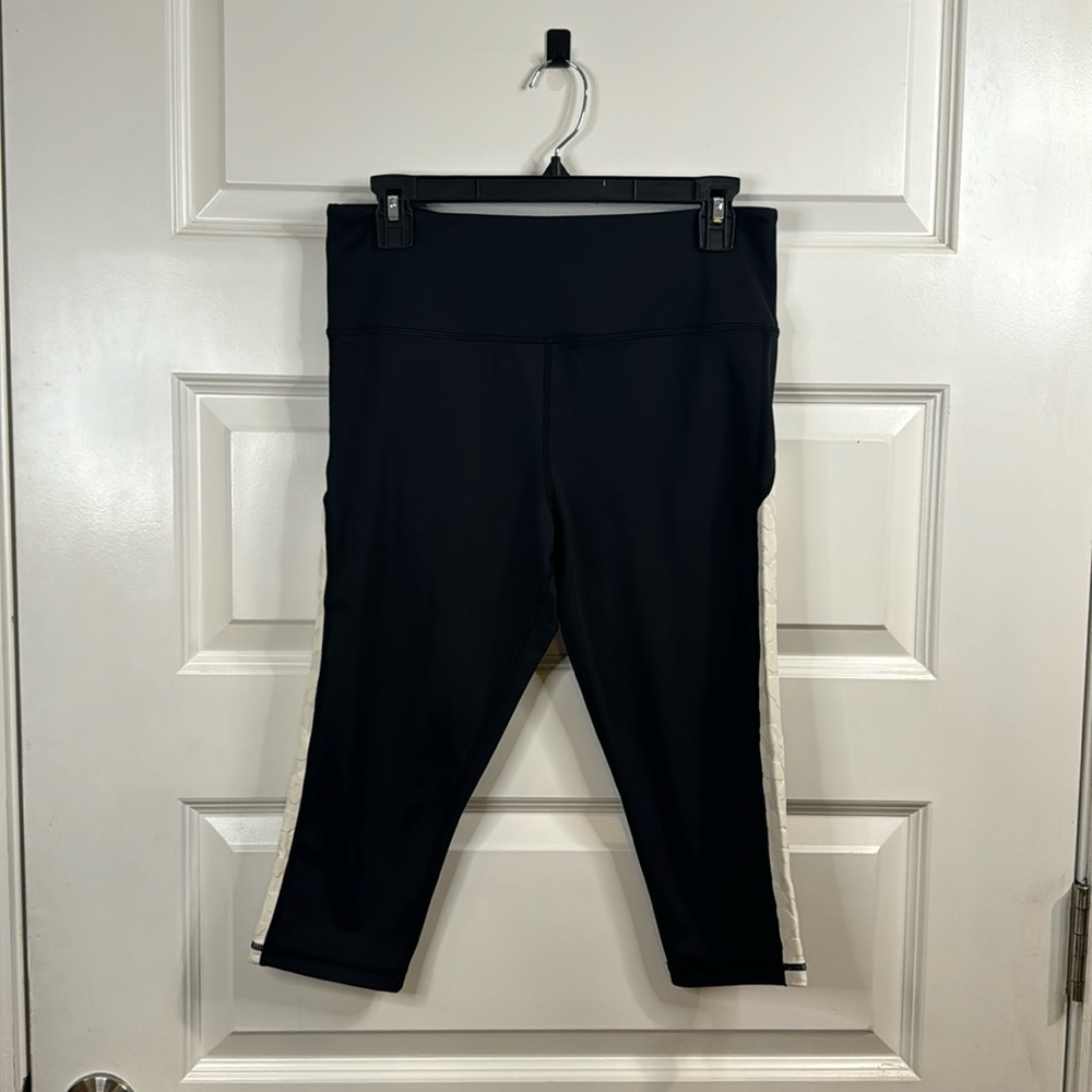 Zyia 3/4 Length Leggings